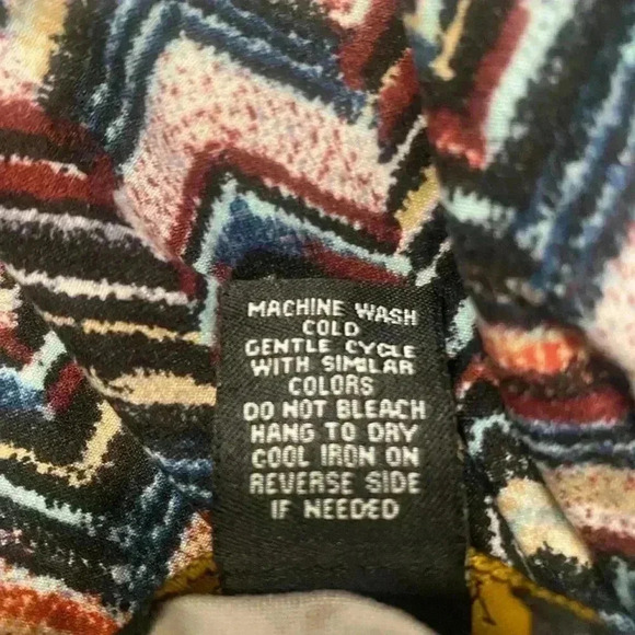 Forbidden Society chevron pattern in fall colors long sleeve stretchy NWOT Med - Picture 9 of 9